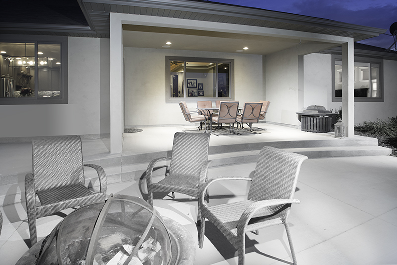 6a0209ae420dc_BackPatio